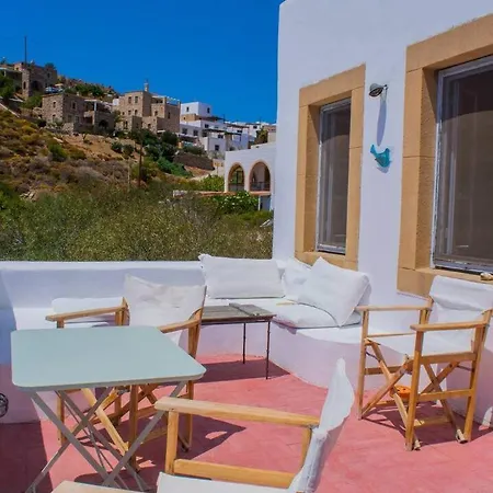 Sea View 2 Bd Flat With Balcony Daire Pátmos