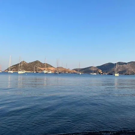 Apartment Sea View 2 Bd Flat With Balcony
